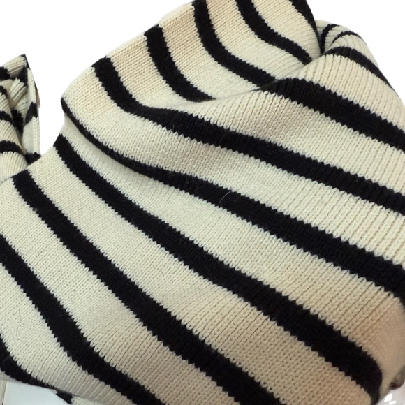 Classic Nautica Striped Scarf - New with Tags! ⚓ - Picture 4 of 11